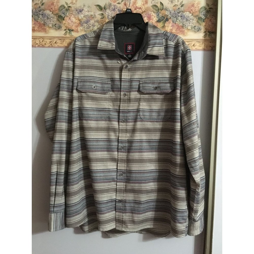 Swiss+Tech Large Brown Strip Casual Outdoor Button Down Flannel Shirt